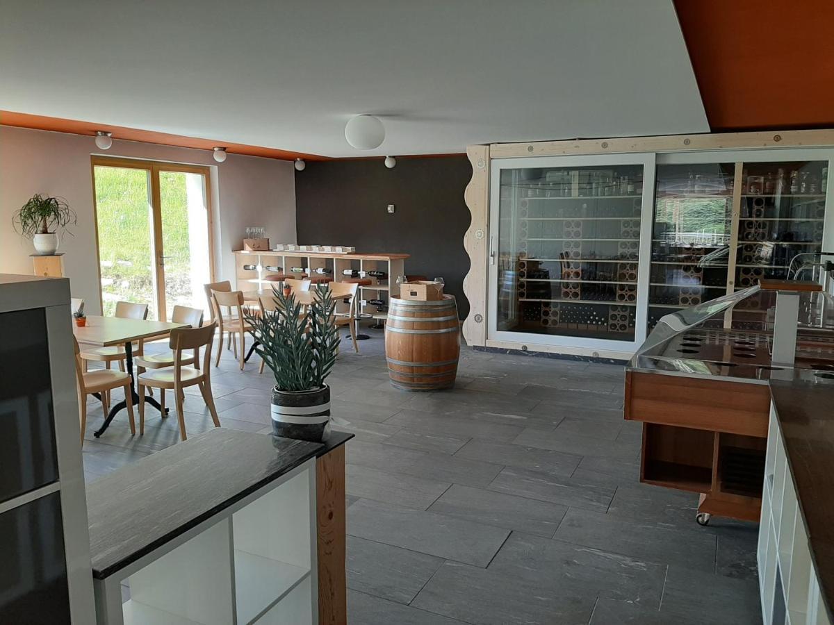 Hotel Avers Am Bach Exterior foto